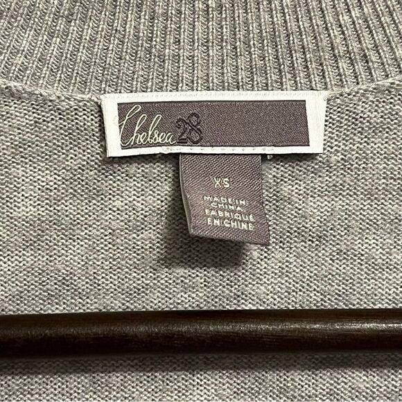 Women's Chelsea28 Grey & Cream Ruffle Hem Open Cardigan Sweater - Picture 4 of 7